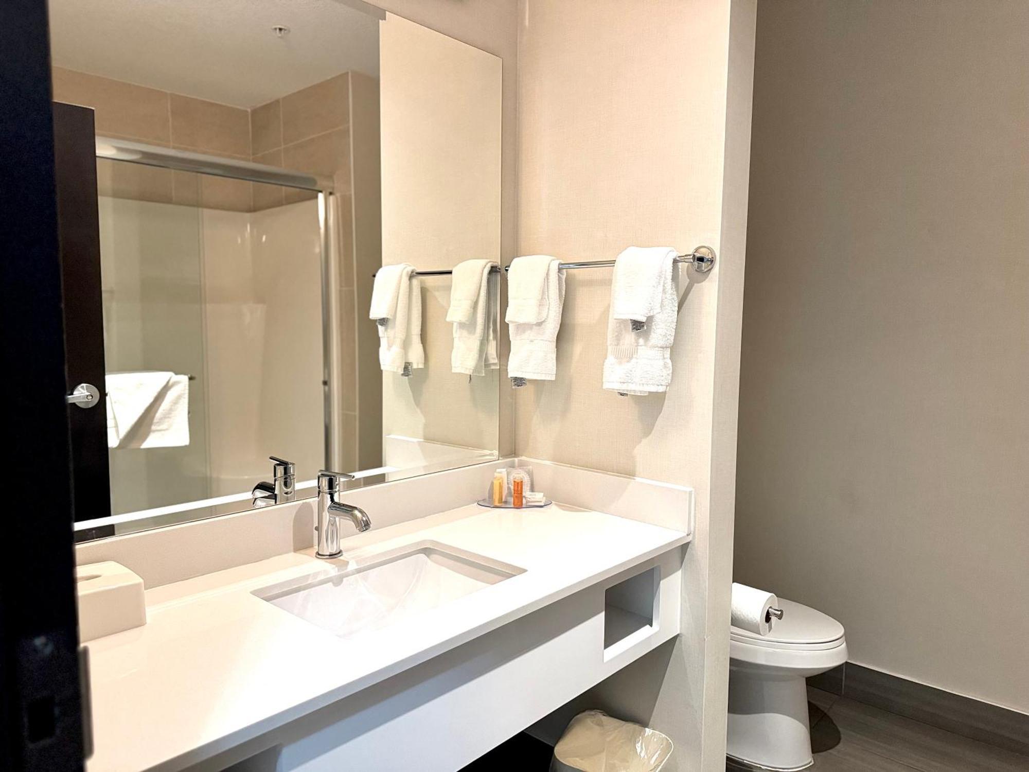 Southfort Inn Fort Saskatchewan الغرفة الصورة