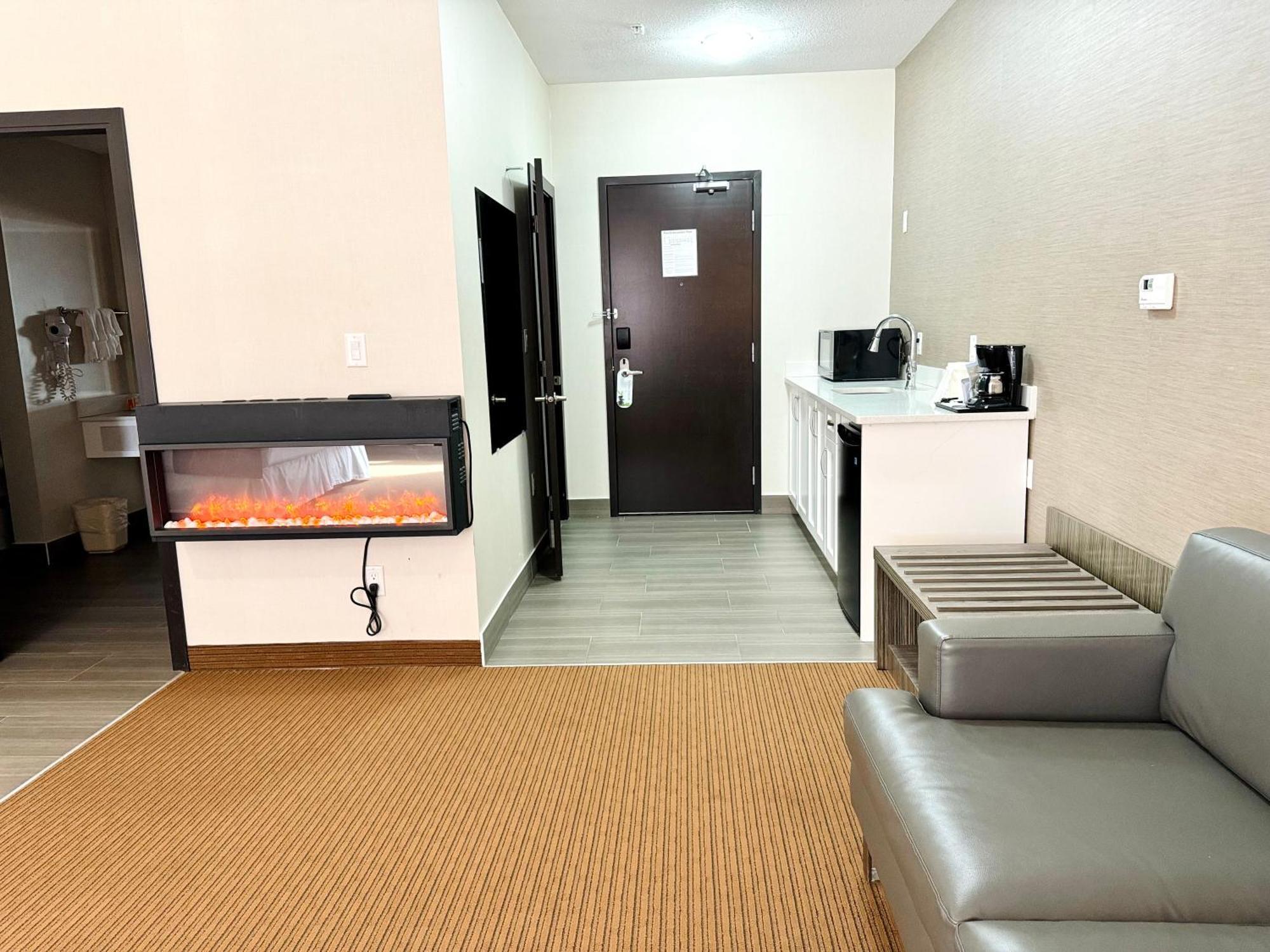 Southfort Inn Fort Saskatchewan المظهر الخارجي الصورة
