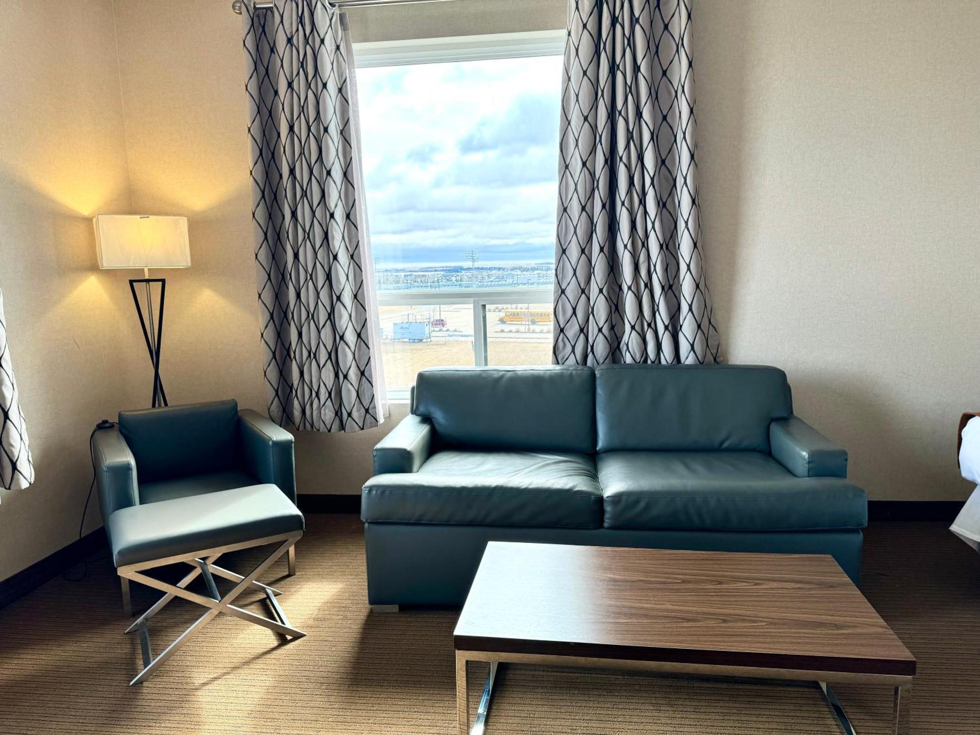 Southfort Inn Fort Saskatchewan الغرفة الصورة