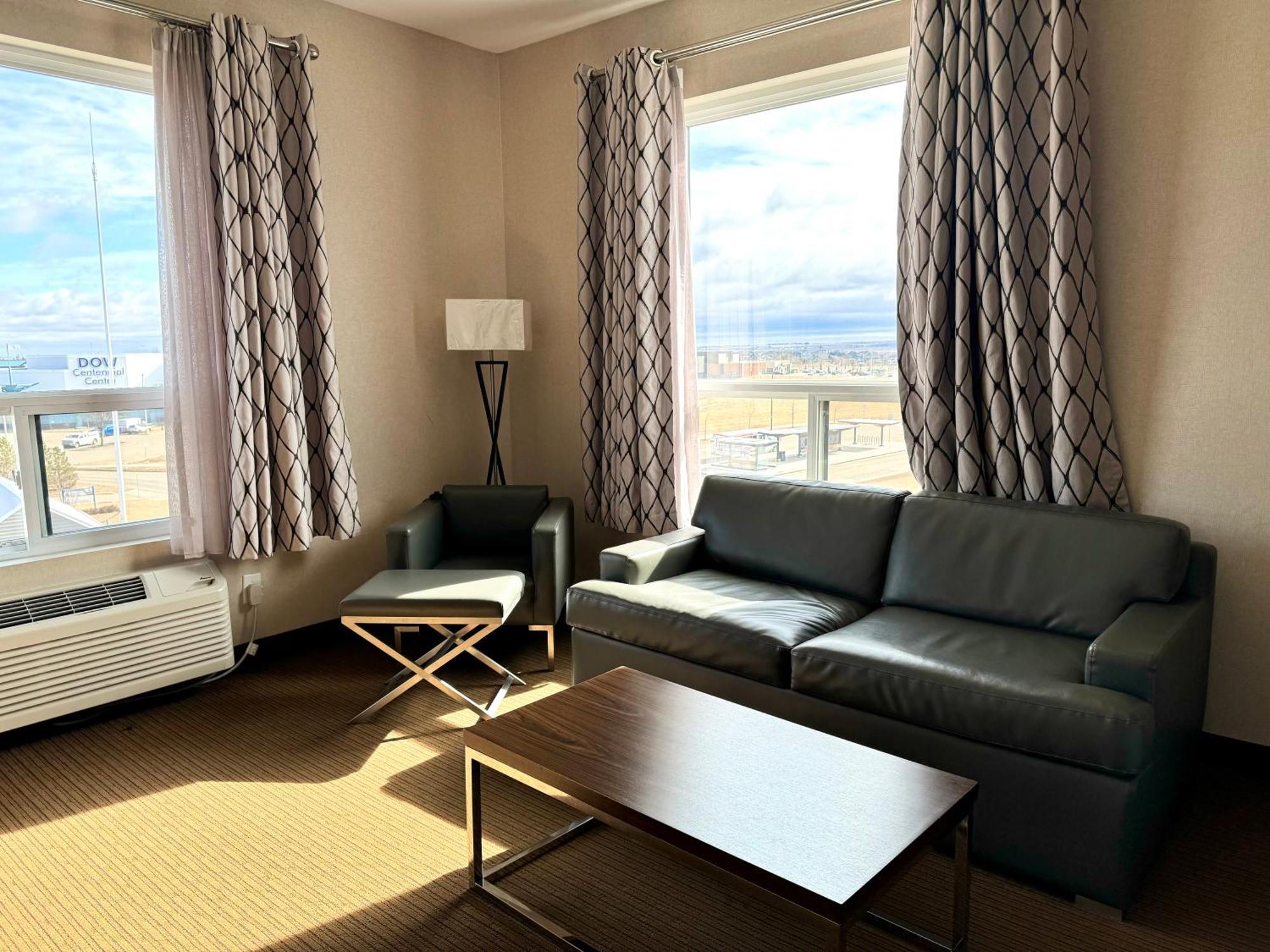 Southfort Inn Fort Saskatchewan المظهر الخارجي الصورة