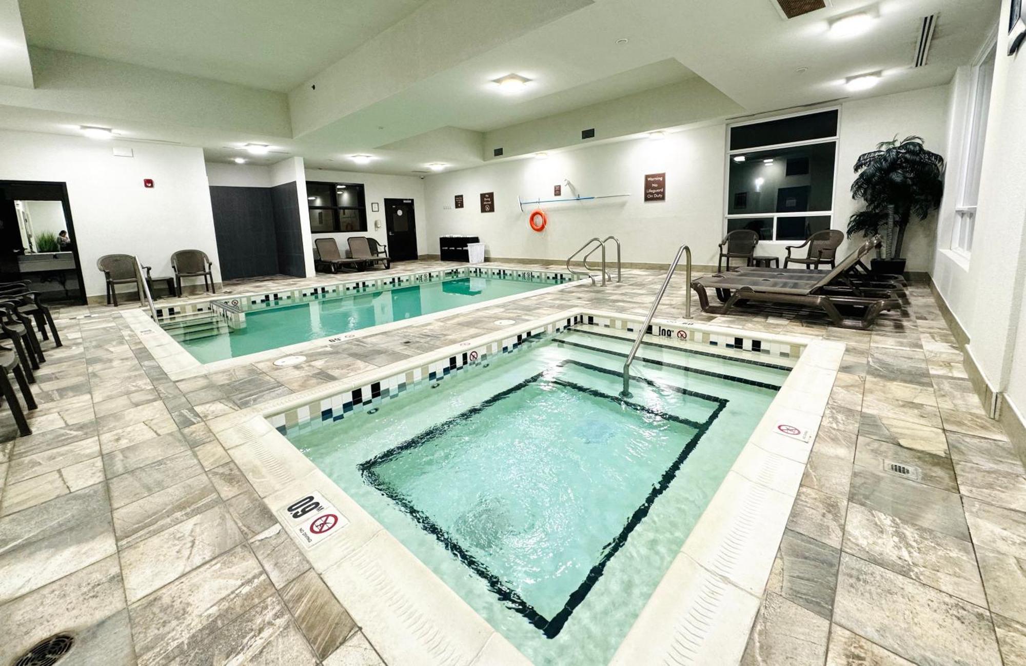 Southfort Inn Fort Saskatchewan المظهر الخارجي الصورة