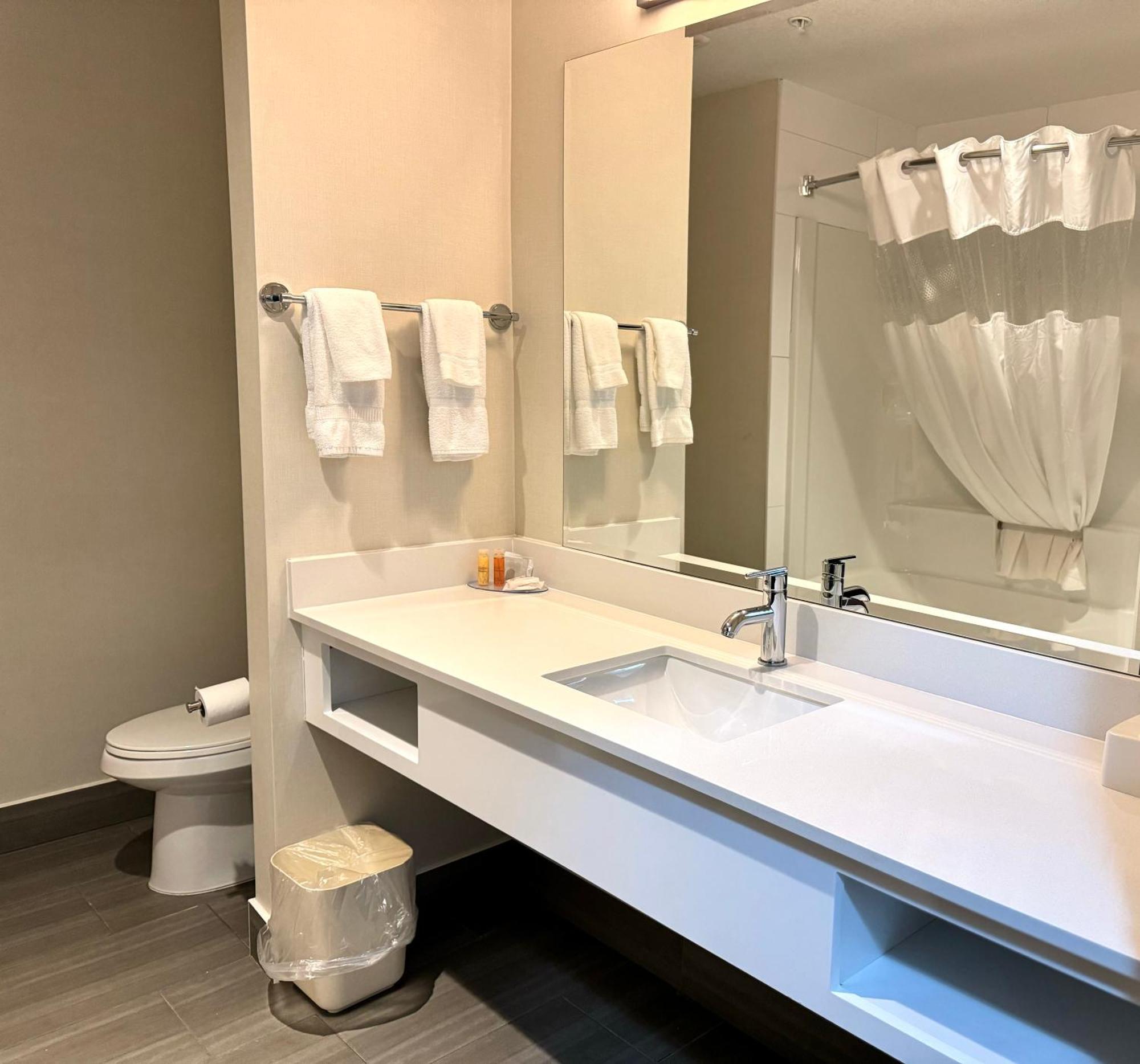 Southfort Inn Fort Saskatchewan المظهر الخارجي الصورة