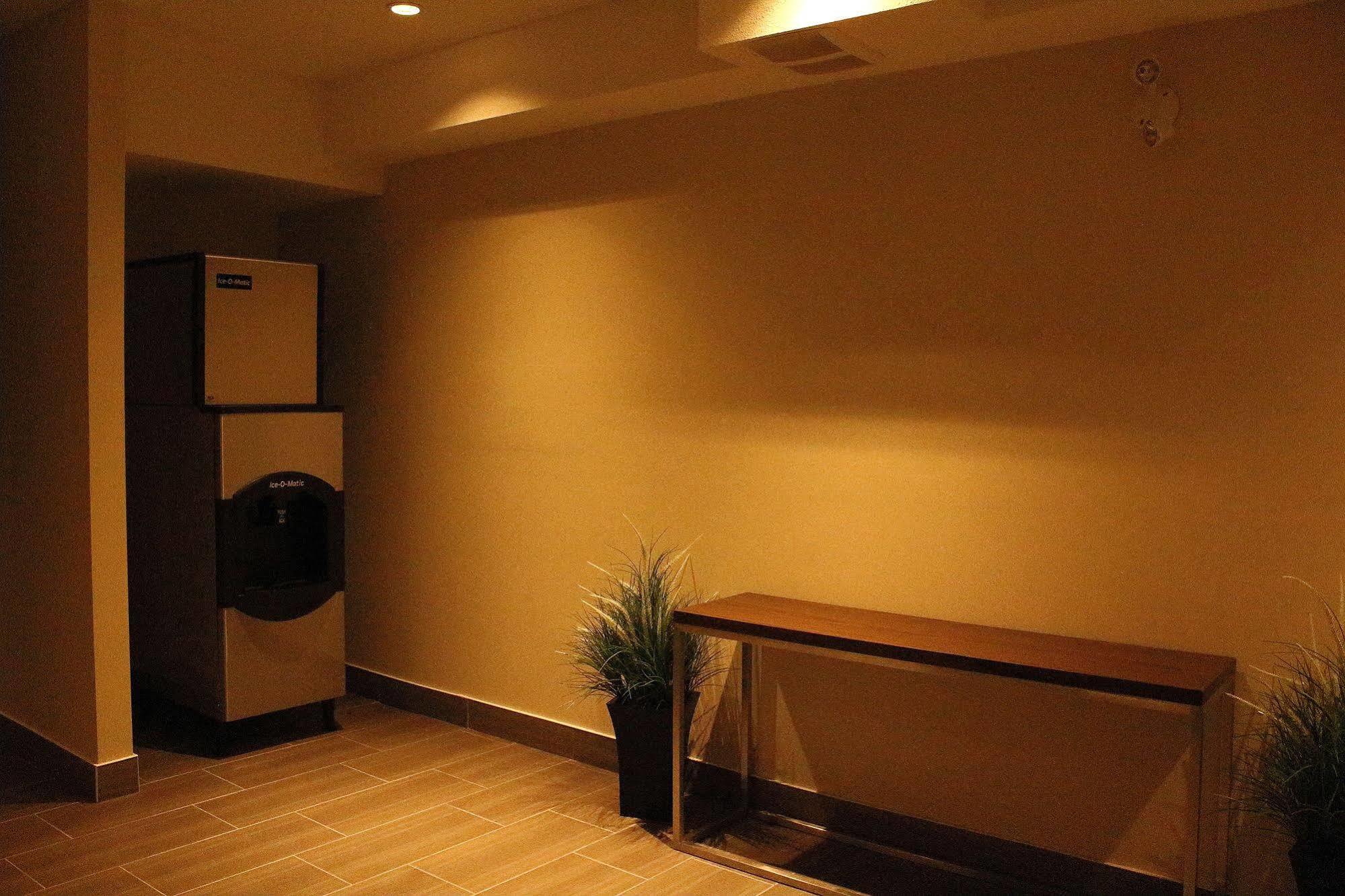 Southfort Inn Fort Saskatchewan المظهر الخارجي الصورة